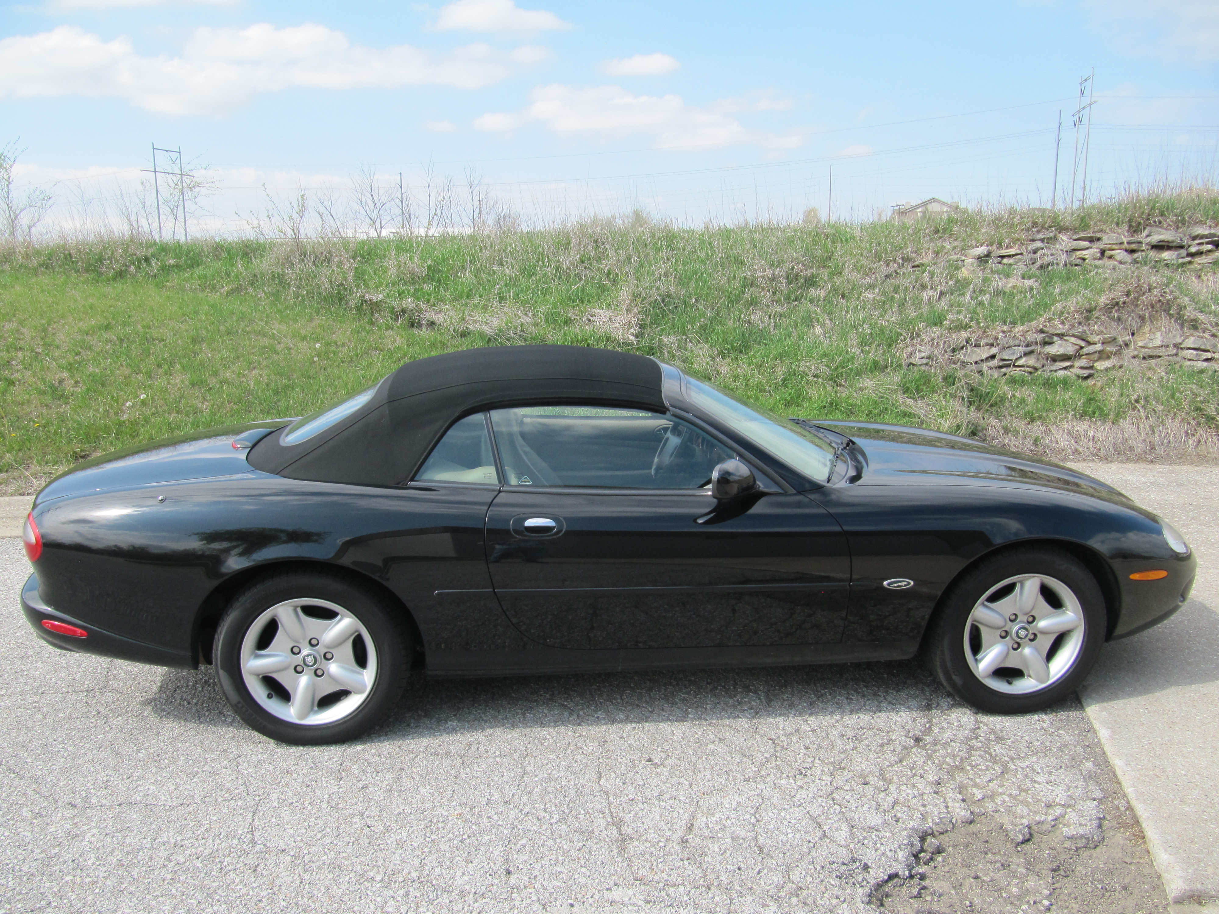 Used 1999 Jaguar XK8 RWD image 9