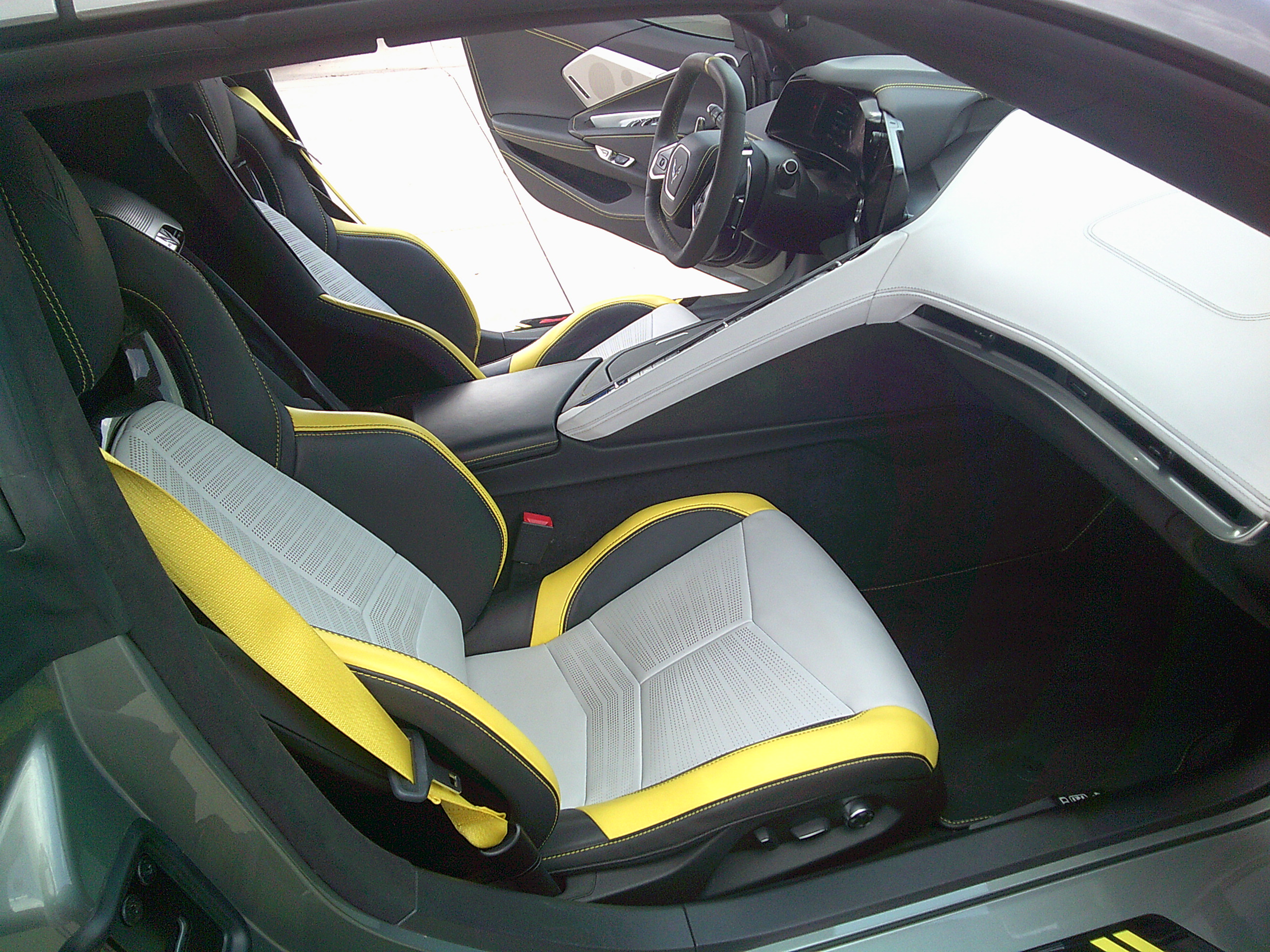 Used 2022 Chevrolet Corvette Stingray Premium Conv w/ 3LT RWD image 13