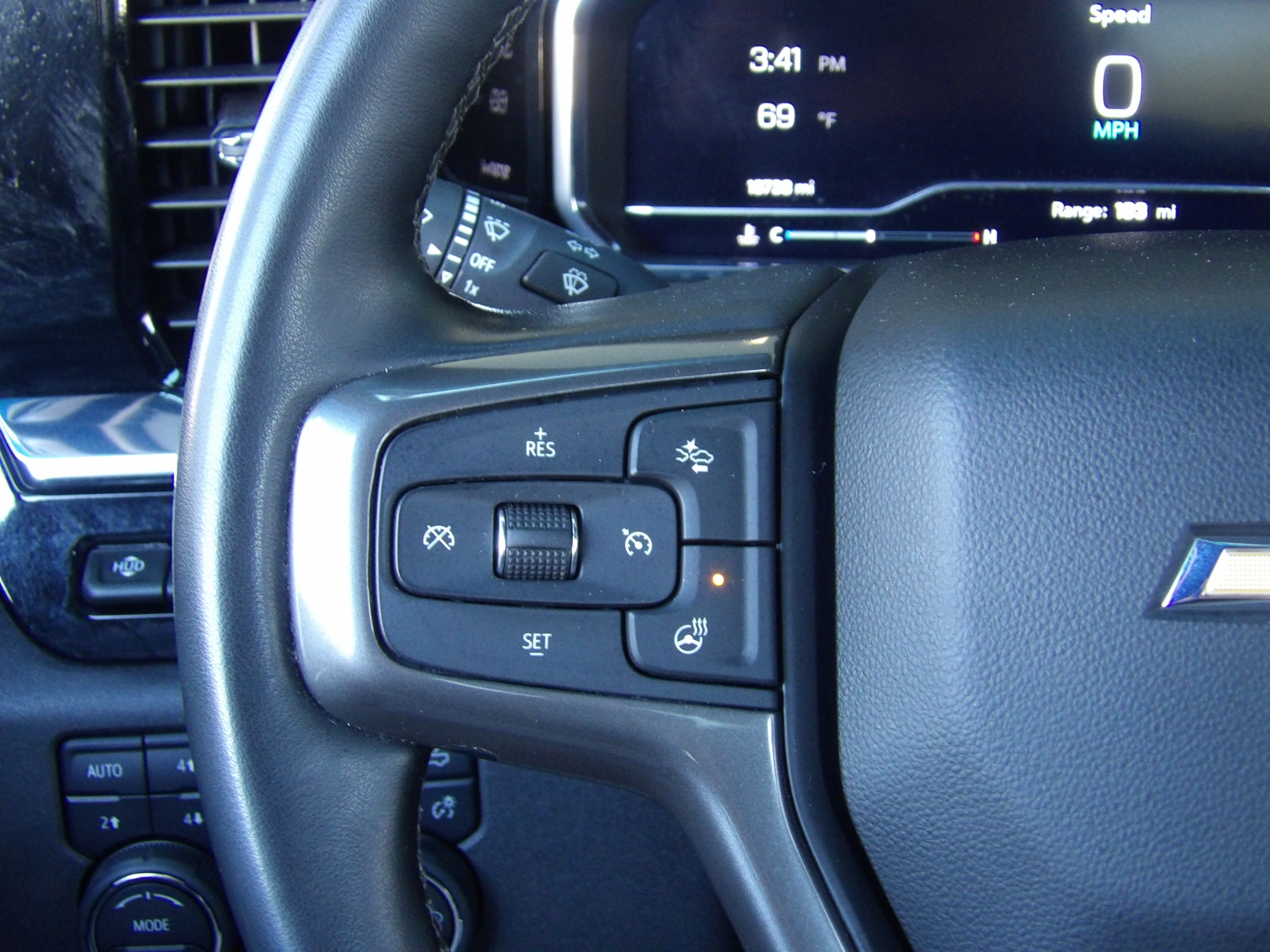 Used 2024 Chevrolet Silverado 3500 4x4 Crew Cab High Country image 32