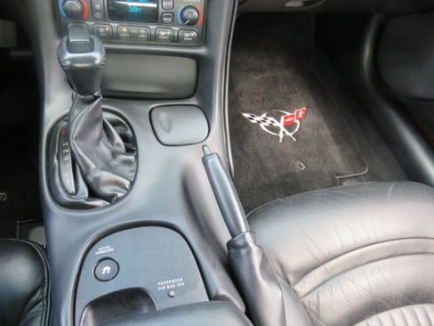 Used 2003 Chevrolet Corvette image 22