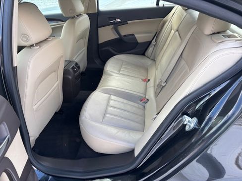 Used 2011 Buick Regal CXL image 12