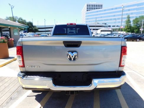 Used 2022 RAM 3500 4x4 Crew Cab Tradesman DRW image 6