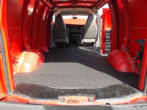 Used 2017 Chevrolet Express 2500 LS image 24