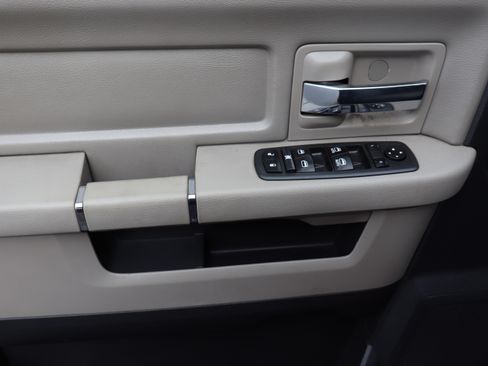 Used 2009 Dodge Ram 1500 Truck SLT image 19