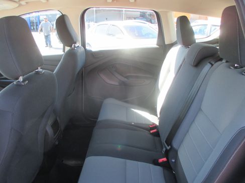 Used 2019 Ford Escape S image 9