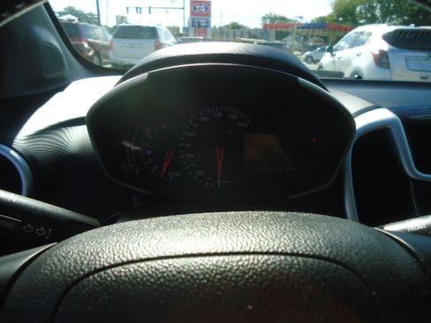 Used 2020 Chevrolet Sonic LT Hatchback FWD image 3