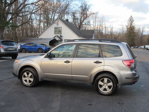 Used 2011 Subaru Forester 2.5X image 4