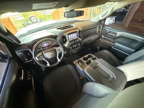 Used 2020 Chevrolet Silverado 1500 4x4 Crew Cab LT image 17