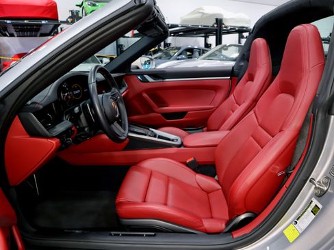 Used 2021 Porsche 911 Targa 4S image 24
