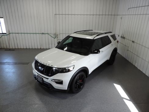 Used 2023 Ford Explorer 4WD ST image 17