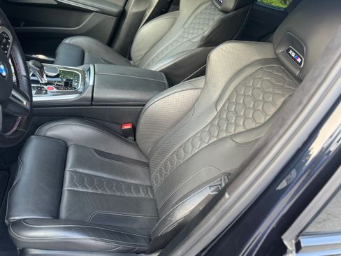 Used 2022 BMW X5 M image 10