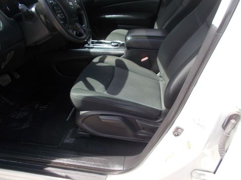 Used 2020 Nissan Pathfinder S image 7