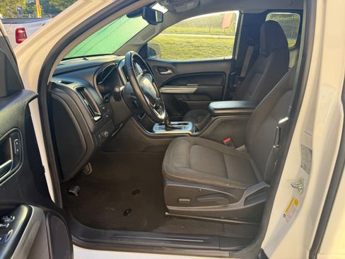 Used 2021 Chevrolet Colorado 2WD Extended Cab LT image 10