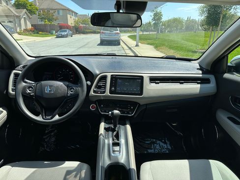 Used 2019 Honda HR-V EX image 19
