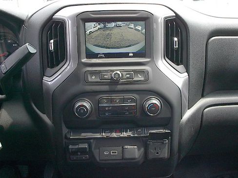 Used 2022 Chevrolet Silverado 2500 W/T AWD/4WD image 15