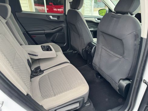 Used 2021 Ford Escape AWD SE image 16