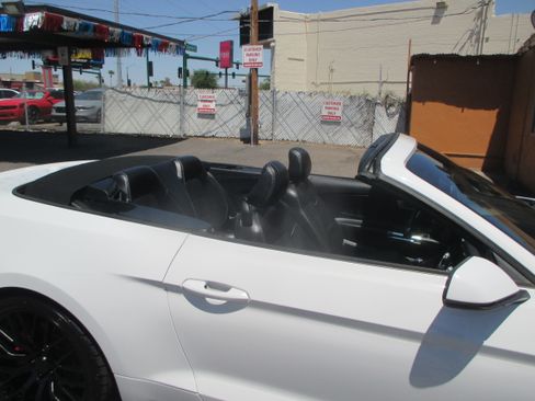 Used 2019 Ford Mustang GT Convertible RWD image 13
