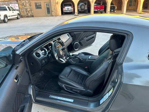 Used 2011 Ford Mustang GT Premium image 24