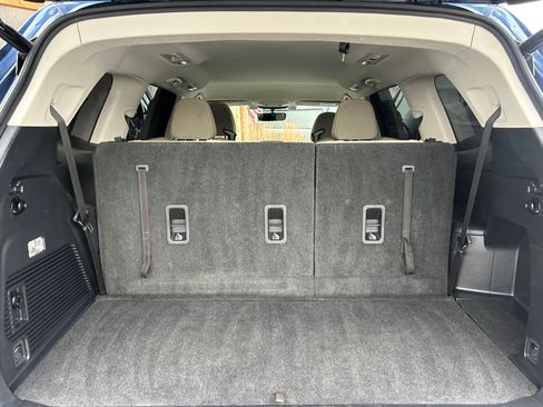 Used 2019 Subaru Ascent Premium image 16