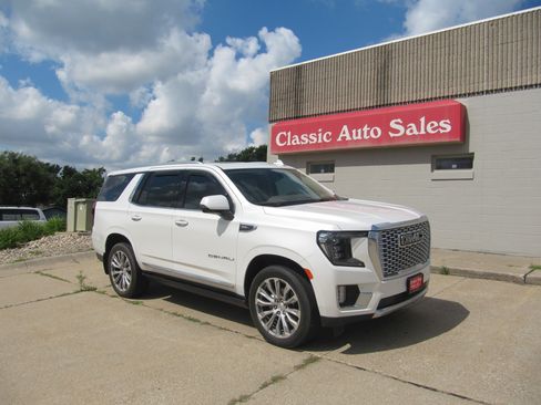 Used 2021 GMC Yukon 4WD Denali image 9