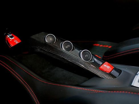 Used 2018 Ferrari 488 GTB image 31