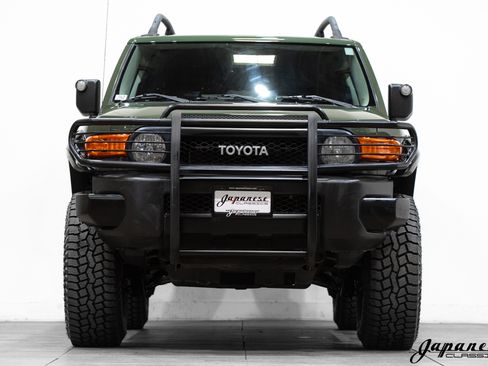 Used 2011 Toyota FJ Cruiser 4WD image 2