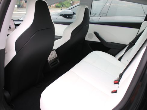 Used 2024 Tesla Model 3 Performance AWD/4WD image 10