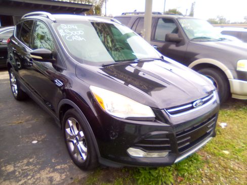 Used 2014 Ford Escape Titanium image 2
