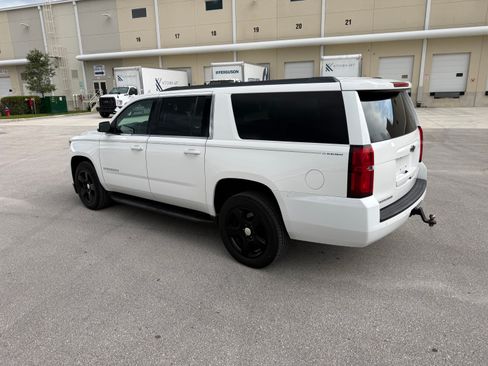 Used 2015 Chevrolet Suburban LS RWD image 31