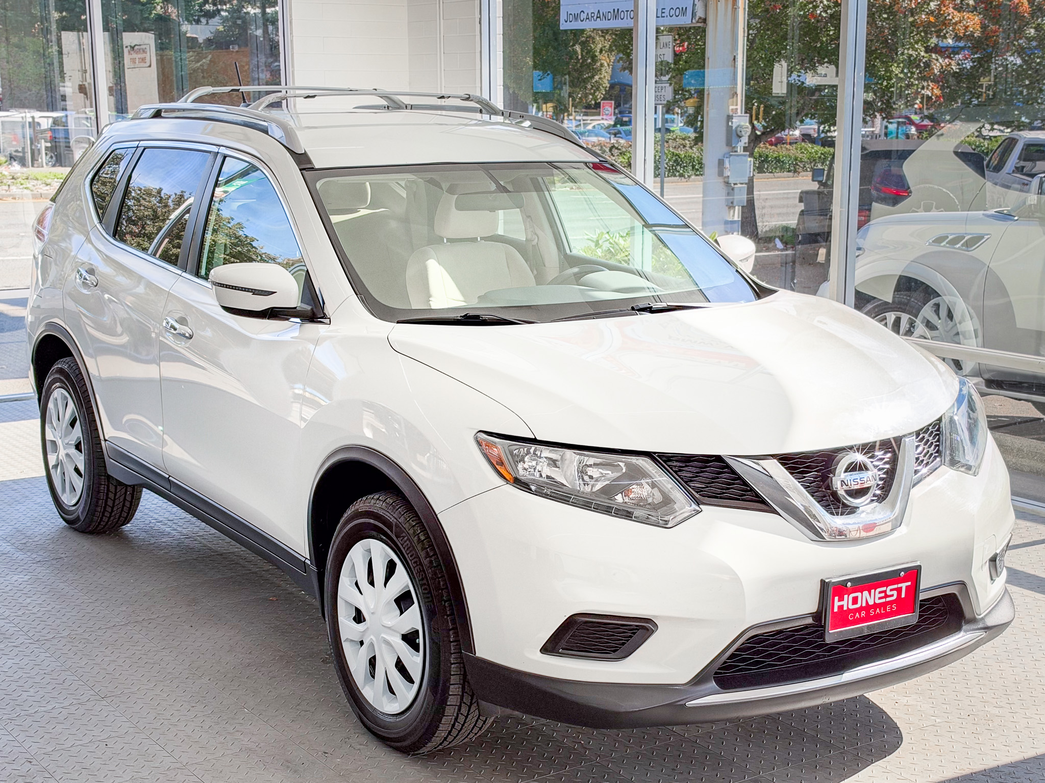 Used 2016 Nissan Rogue AWD image 1