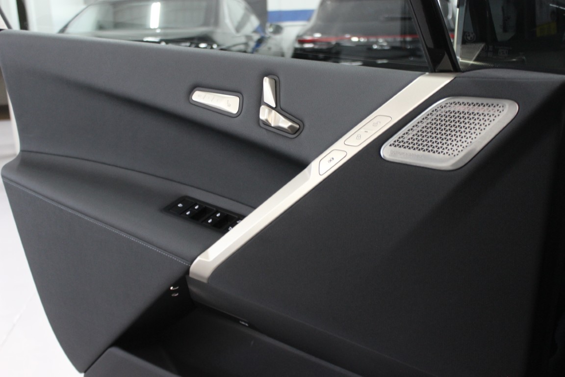 Used 2024 BMW iX M60 AWD/4WD image 29