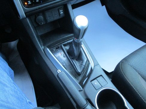 Used 2017 Toyota Corolla LE image 36