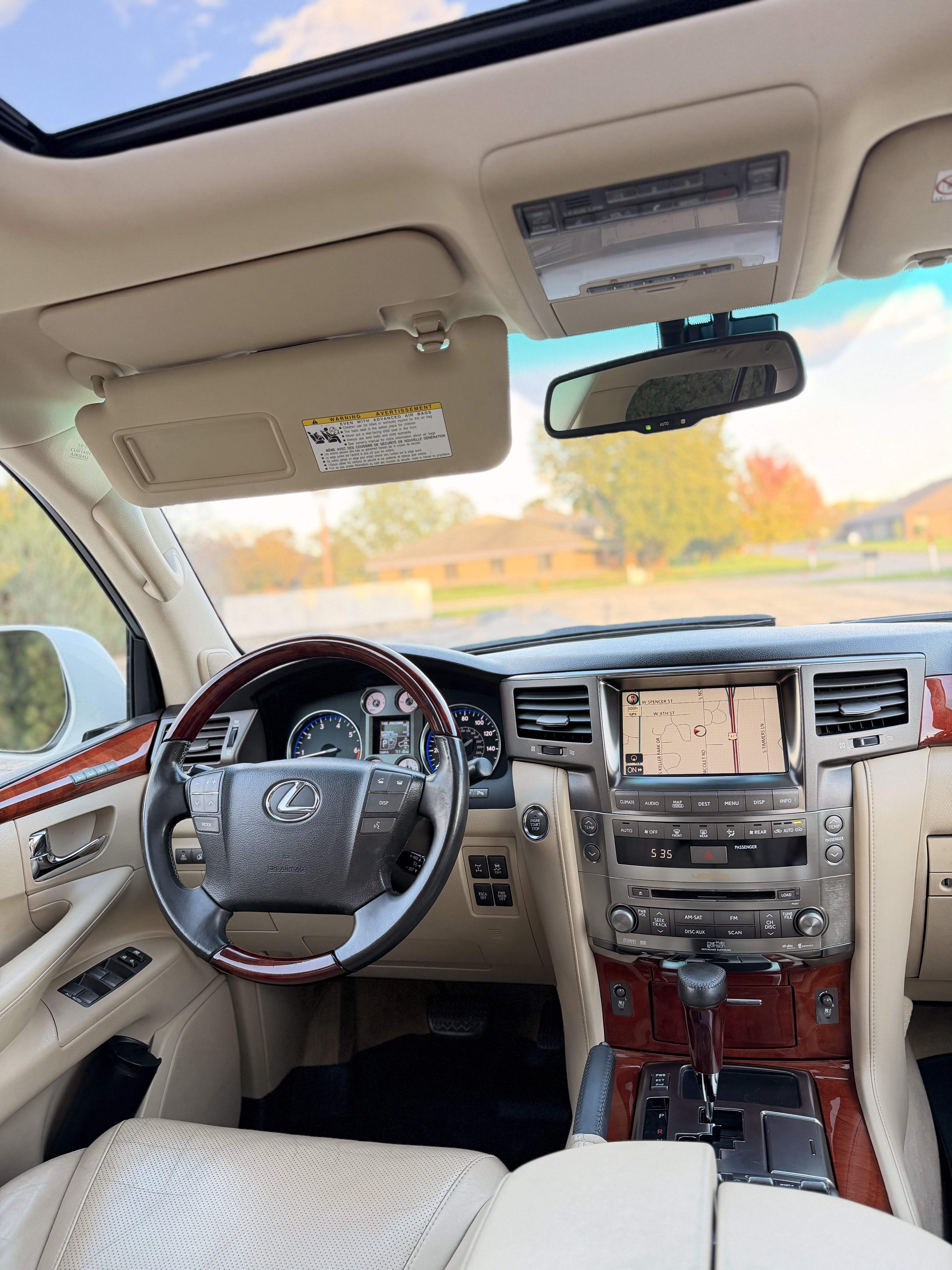 Used 2009 Lexus LX 570 4WD w/ 3rd Row & Luxury Pkg image 6