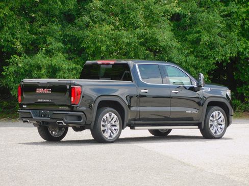 Used 2025 GMC Sierra 1500 4x4 Crew Cab Denali image 10