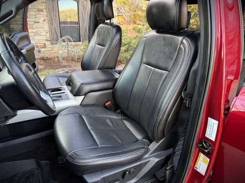 Used 2019 Ford F150 Lariat image 24