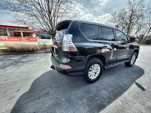Used 2017 Lexus GX 460 image 4