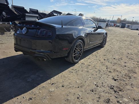 Used 2013 Ford Mustang Shelby GT500 image 4