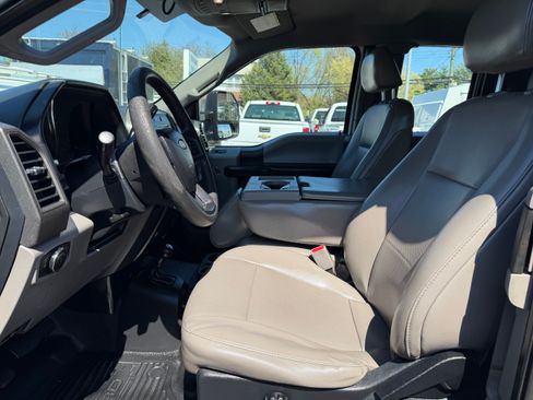 Used 2017 Ford F550 image 13