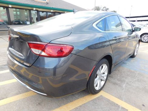 Used 2016 Chrysler 200 Limited image 7
