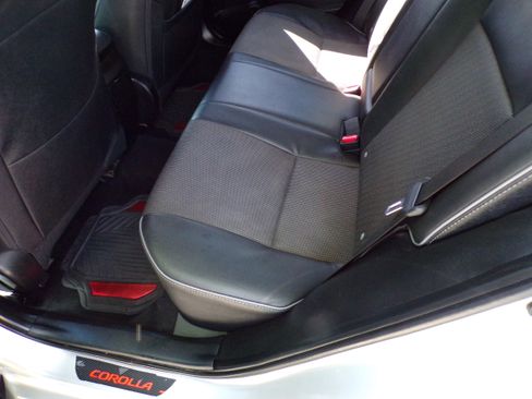 Used 2015 Toyota Corolla S image 9