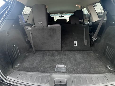 Used 2019 Nissan Pathfinder SE image 12