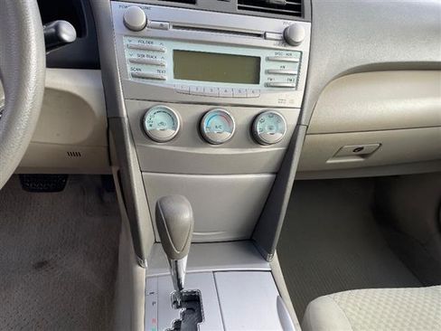Used 2007 Toyota Camry LE image 12