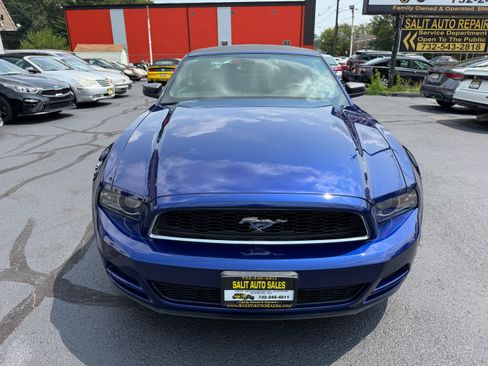 Used 2014 Ford Mustang Convertible RWD image 28