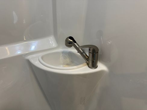 Used 2025 Mercedes-Benz Sprinter 2500 image 33