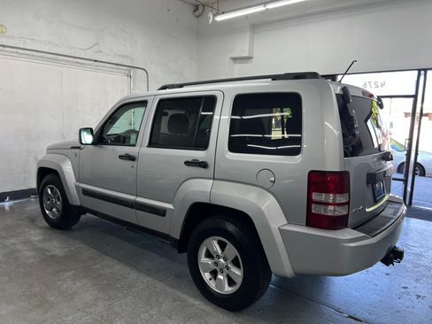 Used 2012 Jeep Liberty Sport image 5