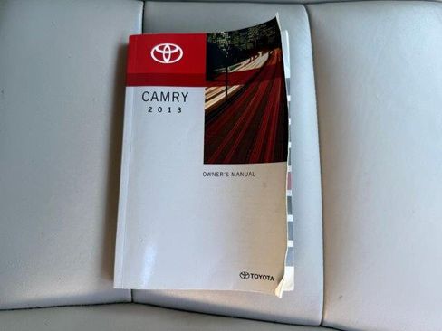 Used 2013 Toyota Camry XLE image 24