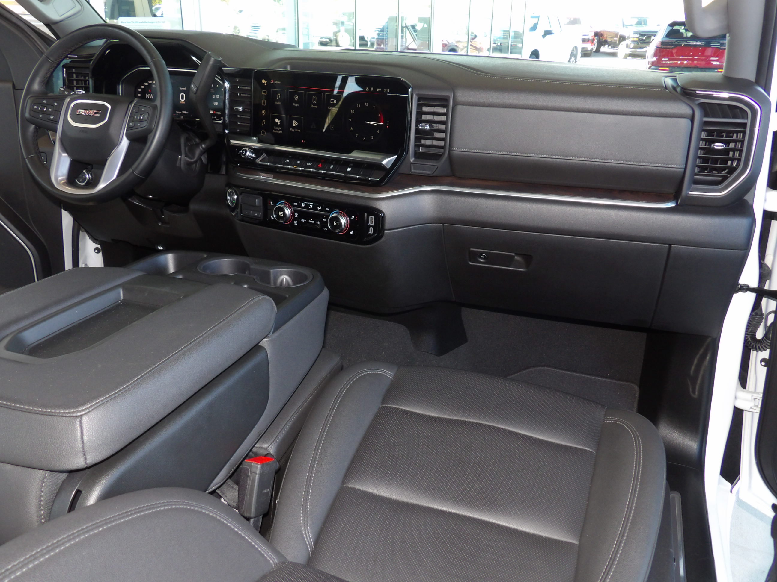 Used 2026 GMC Sierra 1500 4x4 Crew Cab SLT image 4
