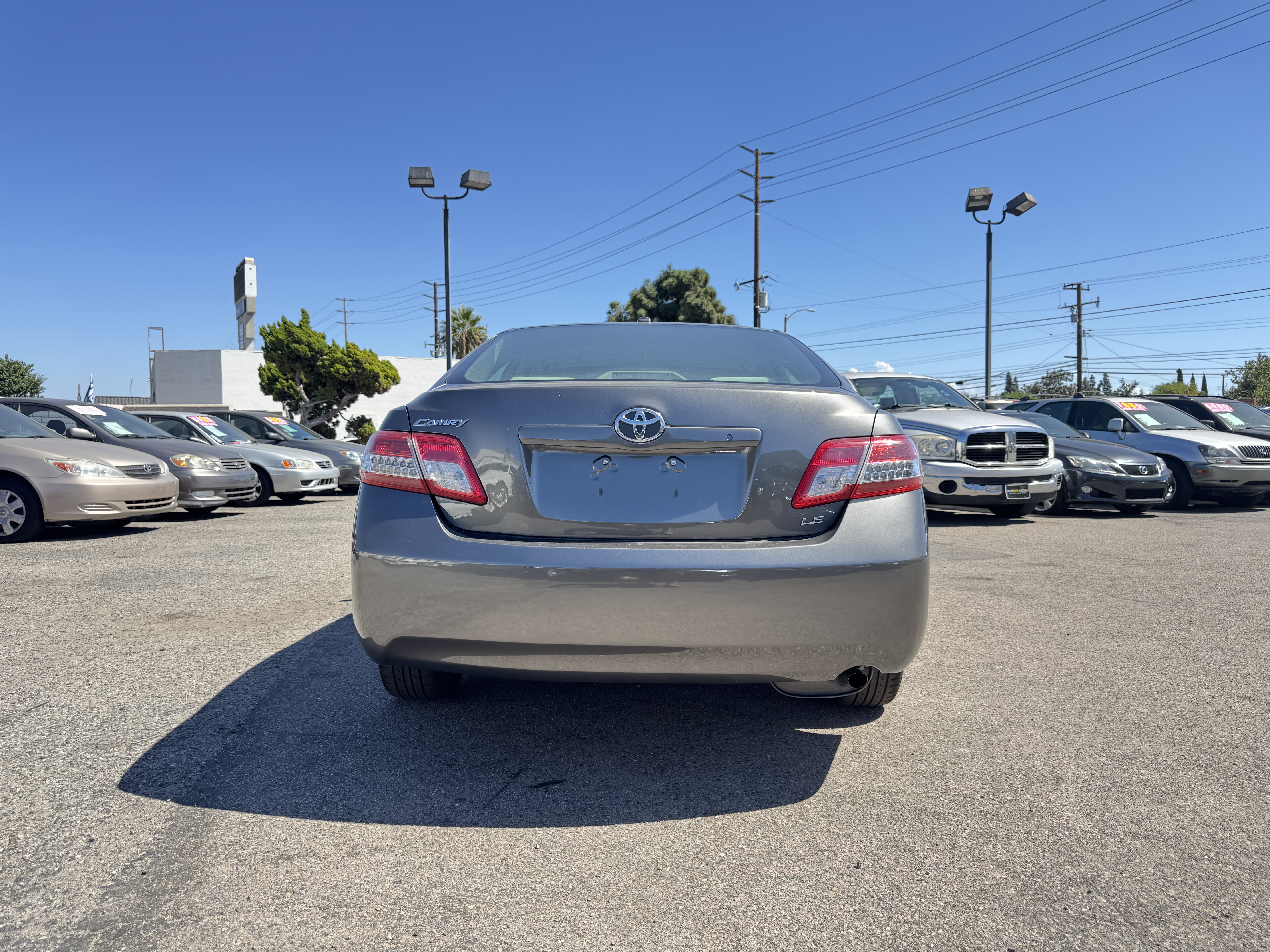 Used 2011 Toyota Camry LE FWD image 7