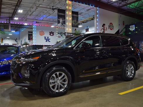 Used 2019 Hyundai Santa Fe SEL FWD image 11