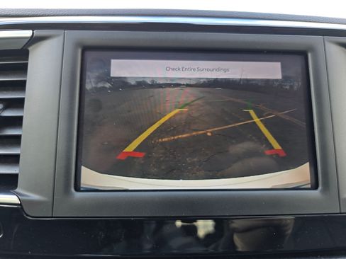 Used 2022 Chrysler Voyager LX image 28